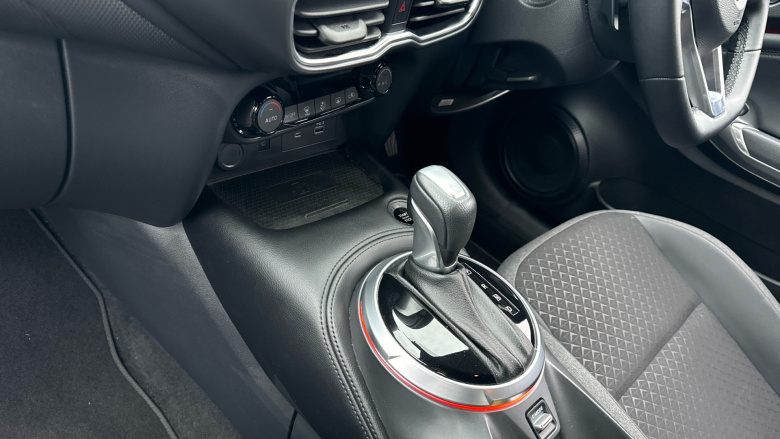 Nissan Juke 1.0 DiG-T N-Connecta 5dr DCT Petrol Hatchback